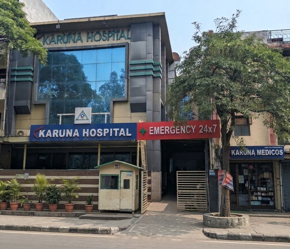 Exterior of Karuna Hospital in Delhi